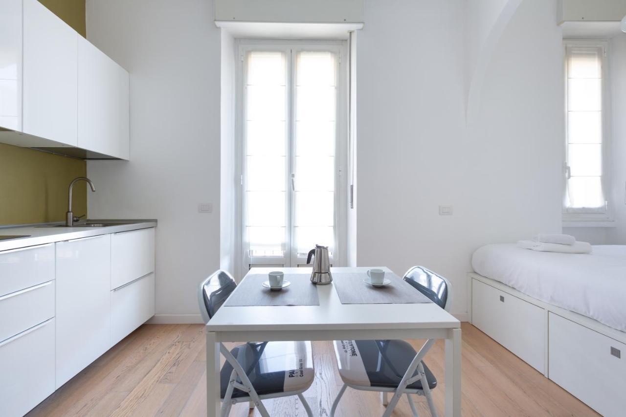 Porta Nuova Bright Studio With Balcony Milan Bagian luar foto