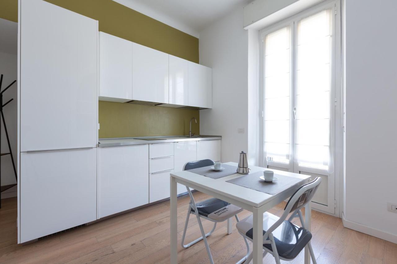 Porta Nuova Bright Studio With Balcony Milan Bagian luar foto